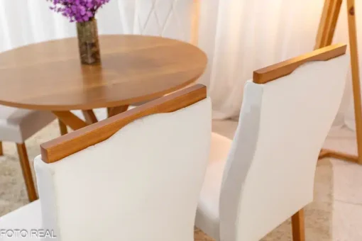 Mesa de Jantar Simpatia Tampo Redondo 108×108 Cinamomo 4 Cad. Lisboa Veludo Bege Madeira Maciça - Imagem 5
