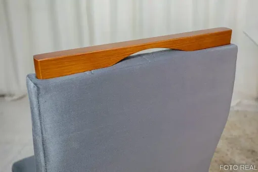 Mesa de Jantar Pedro Mel Vidro Off 90×90 4 Cadeiras Lisboa Veludo Cinza Madeira Maciça Art Assento - Imagem 4