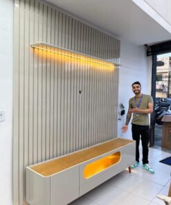 Painel Nobre 230 Off White + Rack Nobre 210 (Pés de Madeira) Off White/Naturale – GELIUS
