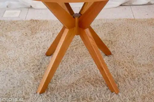 Mesa de Jantar Simpatia Tampo Redondo 108×108 Cinamomo 4 Cad. Lisboa Veludo Marrom 509 Madeira Maciça - Entregue Montada - Imagem 7