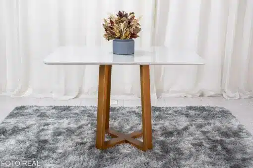 Mesa de Jantar Pedro Mel Vidro Off 120×80 4 Cadeiras Lisboa Veludo Prata 514 Madeira Maciça Art Assento - Entregue Montada - Imagem 6
