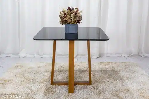 Mesa de Jantar Pedro Mel Vidro Preto 90×90 4 Cadeiras Lisboa Veludo Preto 504 Madeira Maciça Art Assento - Entregue Montada - Imagem 7