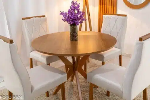 Mesa de Jantar Simpatia Tampo Redondo 108×108 Cinamomo JCM 4 Cad. Lisboa Veludo Bege 512 Madeira Maciça Art Assento - Entregue Montada - Imagem 3