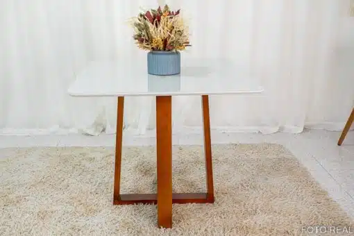 Mesa de Jantar Pedro Mel Vidro Off 90×90 4 Cadeiras Lisboa Veludo Marrom 509 Madeira Maciça Art Assento - Entregue Montada - Imagem 5