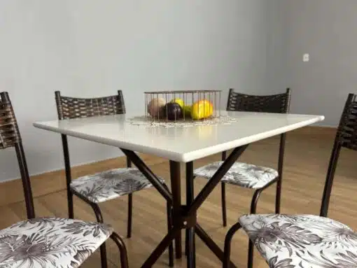 Conjunto Mesa Tubular Macaé Tampo Quadrado Com 4 Cadeiras Ratam  - Marrom/Off White - Imagem 6