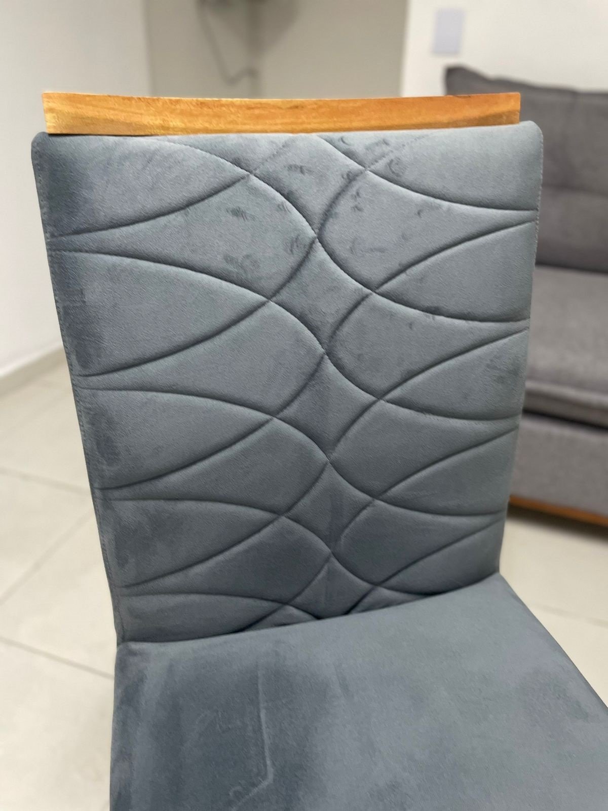 Kit 2 Cadeiras Safira Mel/Veludo Grafite – WM DECOR - Imagem 4