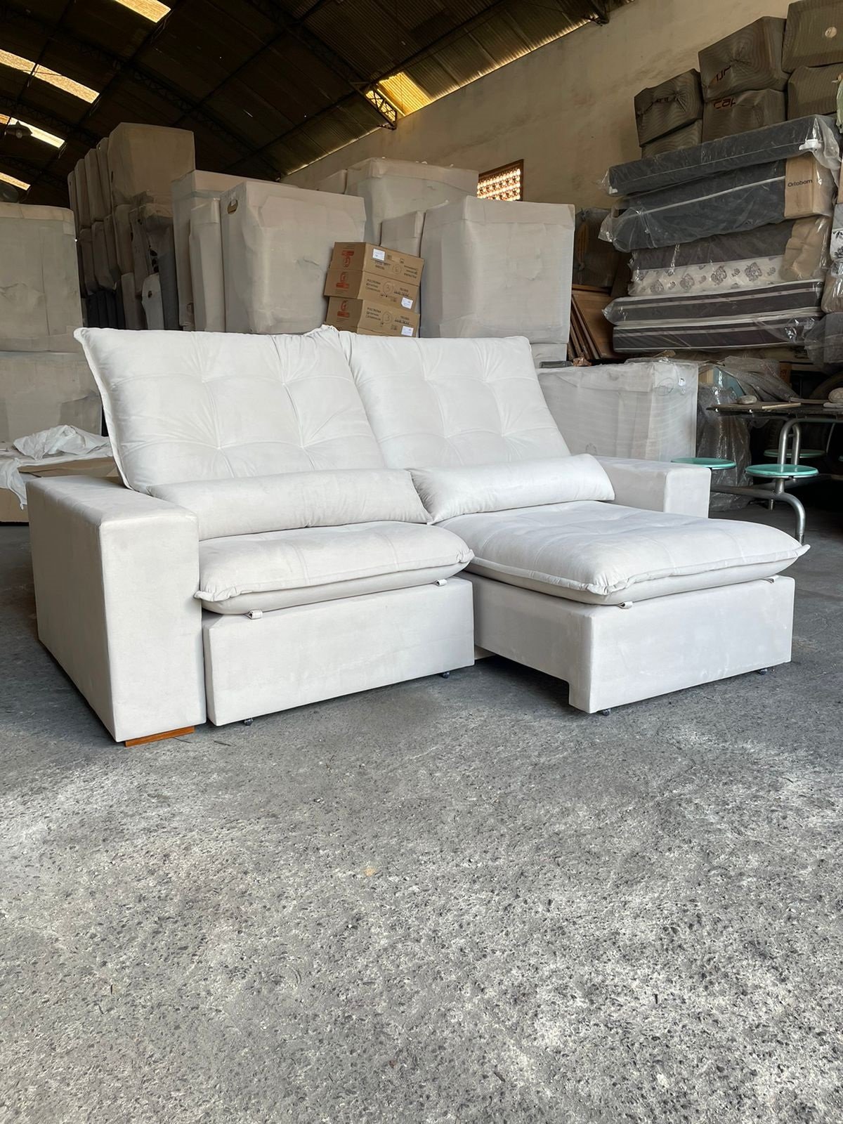 Sofá Retrátil e Reclinável Malu 2,30 m Bege – D’VITRINE ESTOFADOS - Imagem 5