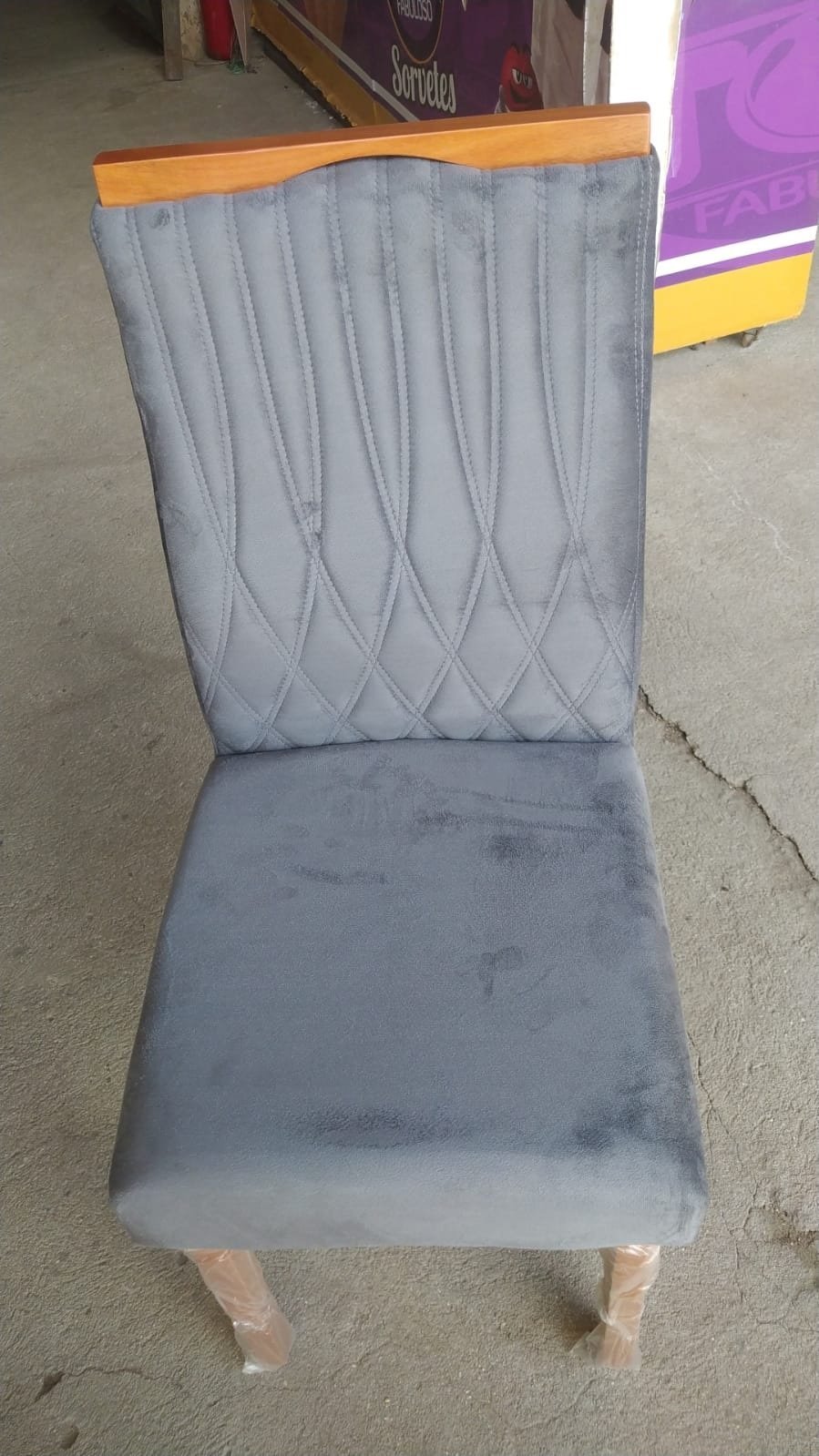 Kit 2 Cadeiras Gênova Mel/Veludo Grafite – ART ASSENTOS - Imagem 2