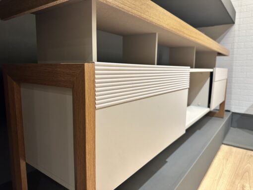 Rack até 70" Esmeralda Nature/Off White - LINEA BRASIL - Imagem 9