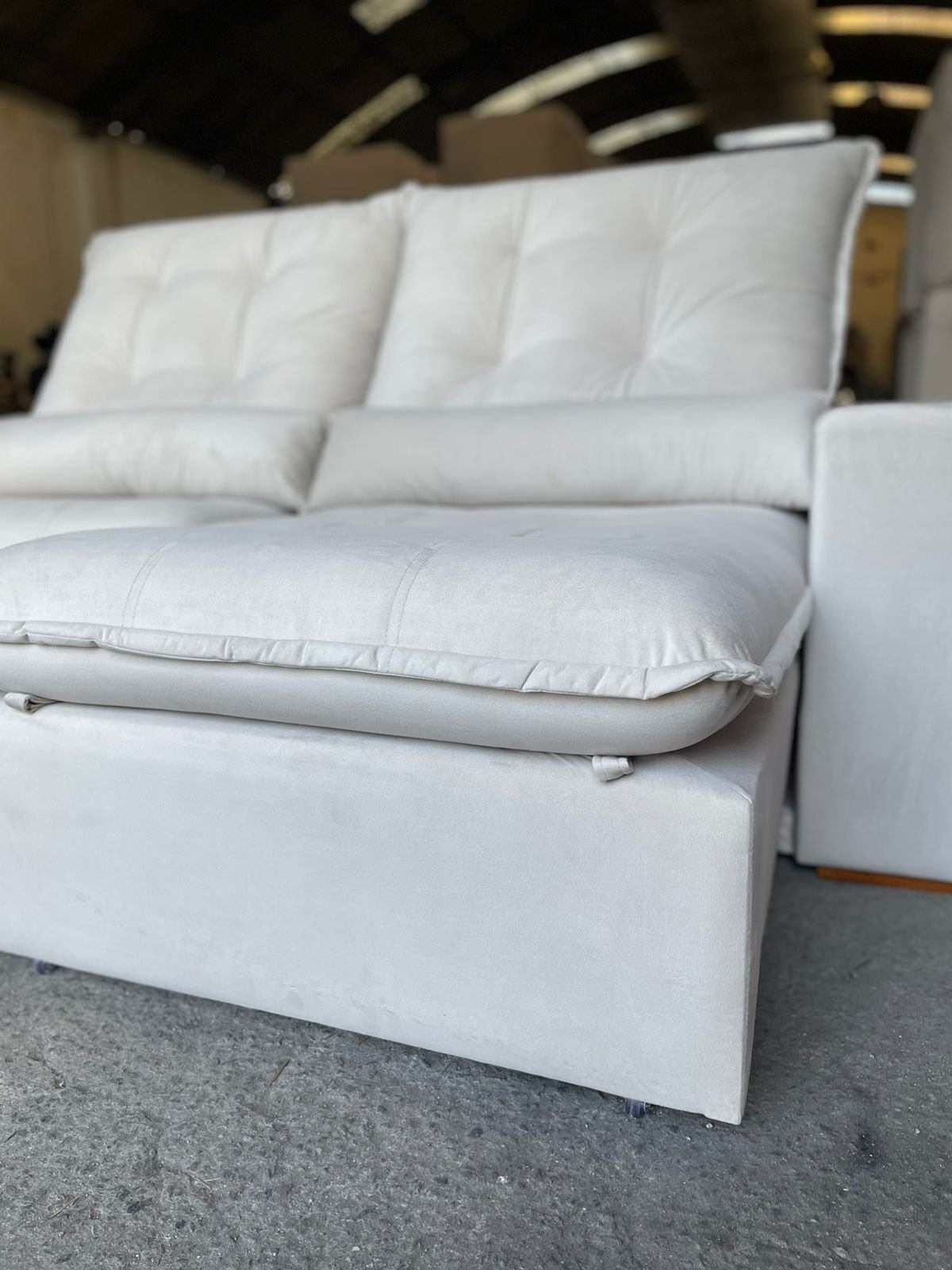 Sofá Retrátil e Reclinável Malu 2,30 m Bege – D’VITRINE ESTOFADOS - Imagem 8