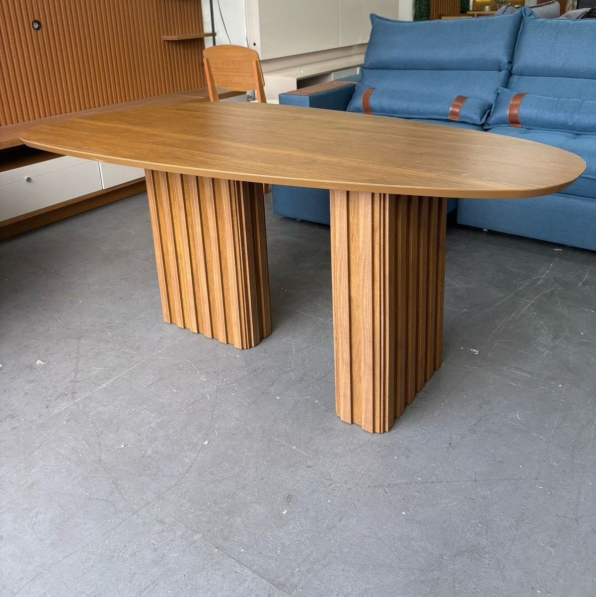 Mesa Isis 180 Freijó com 6 Cadeiras Sophia Veludo Preto – LEIFER + WM DECOR - Imagem 2