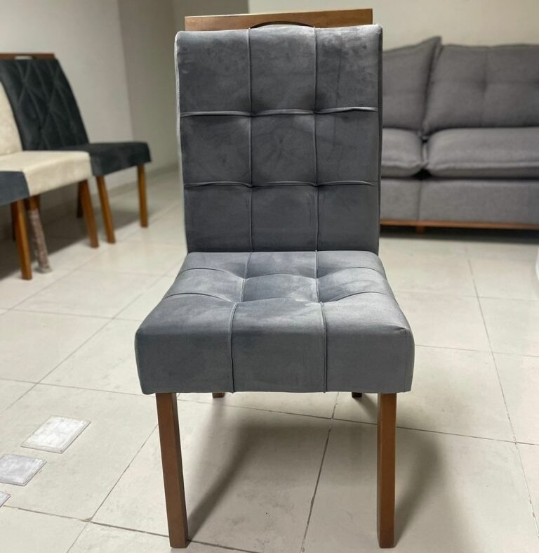 Mesa Classic 120 Cinamomo/Off White com 4 Cadeiras Sophia Veludo Cinza Grafite – CEL MÓVEIS + WM DECOR - Imagem 2