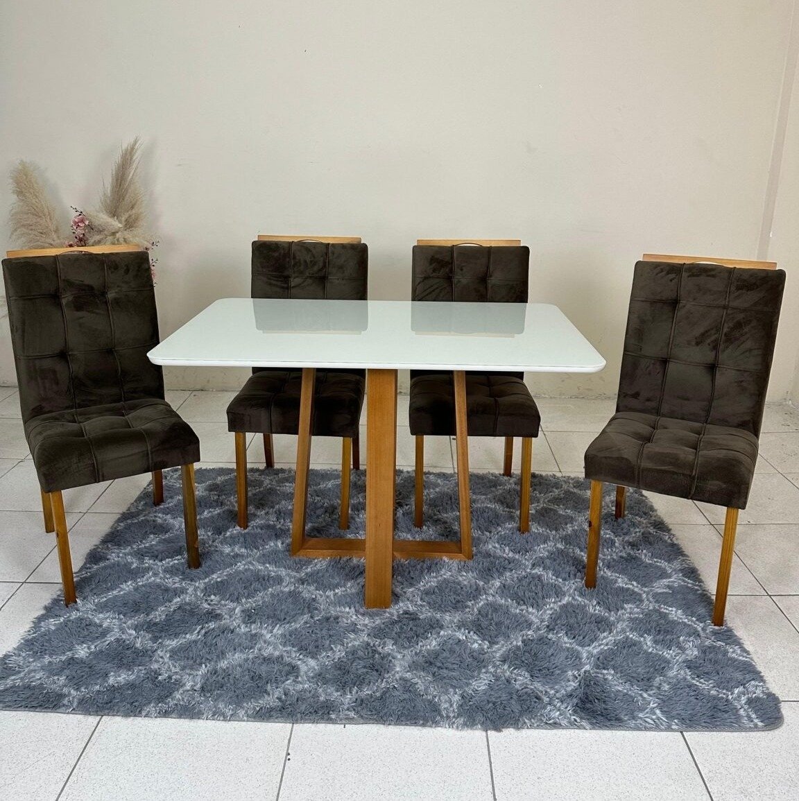 Mesa Pedro 120 Mel/Off White com 4 Cadeiras Sophia Veludo Marrom – ART ASSENTOS + WM DECOR - Imagem 3